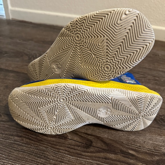 Under Armour Curry 3Z7 Boys' Basketball Shoes, no box - Picture 5 of 6